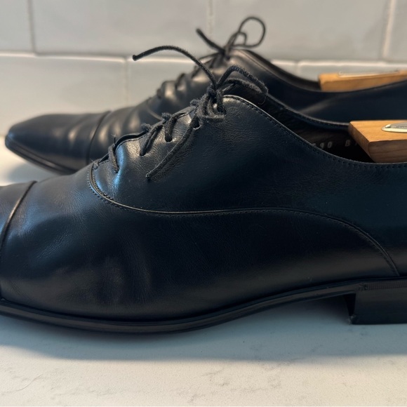 Salvatore Ferragamo Black Leather Oxfords main image 5